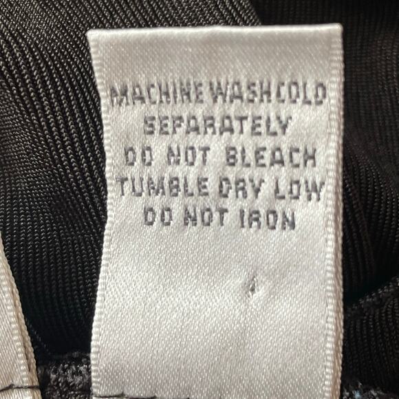 Chico's Travelers Black Slinky Knit Top Split V-neck Studded Long Sleeves XL/16 - Picture 7 of 7